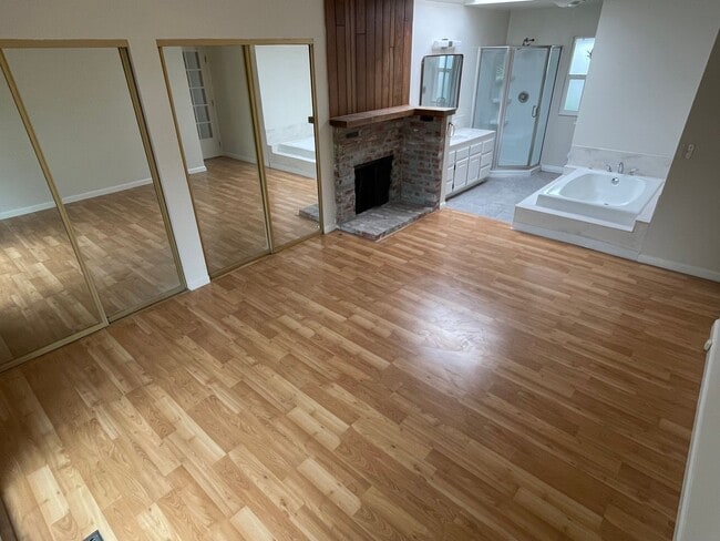 Building Photo - $4390 -- BEAUTIFUL 3BED HOME IN MISSION VA...