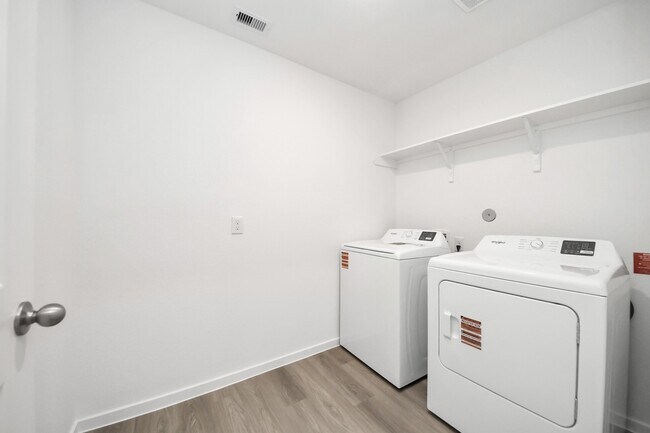 Building Photo - 40630 Balsam Run Ln