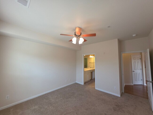 Building Photo - 15065 Santa Lucia Dr