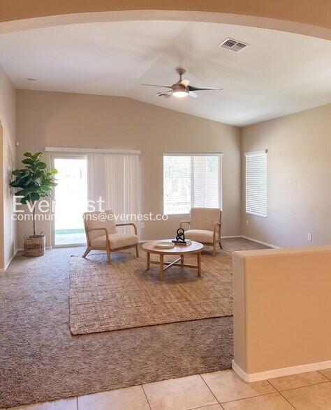Building Photo - 9014 W Rolling Springs Dr