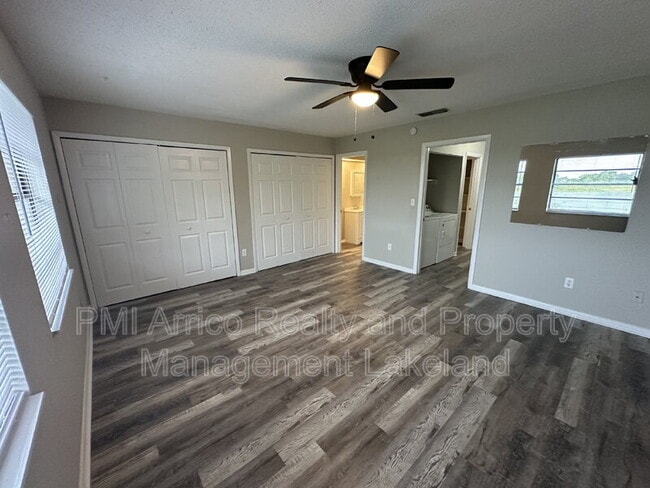 Building Photo - 1108 Country Club Ln