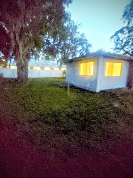 Building Photo - 635 N Nova Rd