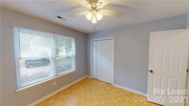 Building Photo - 13906 Glendevon Ct