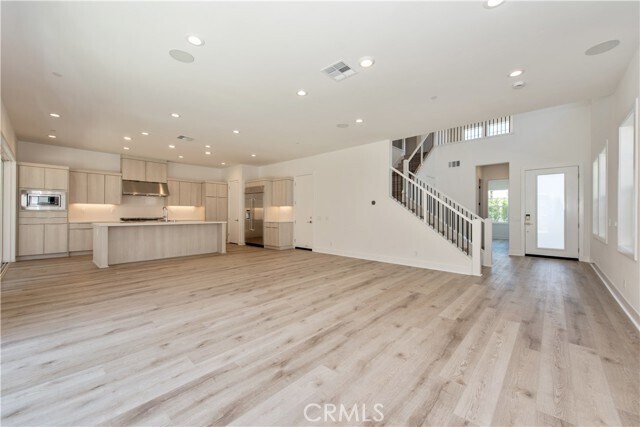 Building Photo - 160 Orange Grv