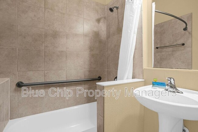 Building Photo - 14518 Damai Ln
