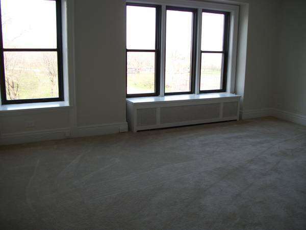 Building Photo - 5300 S Shore Dr