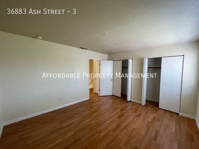 Building Photo - 36883 Ash St