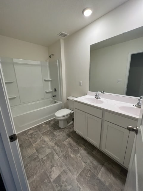 Building Photo - 323 Everleigh Cir