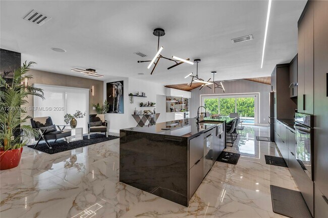 Building Photo - 13540 SW 98th Ct