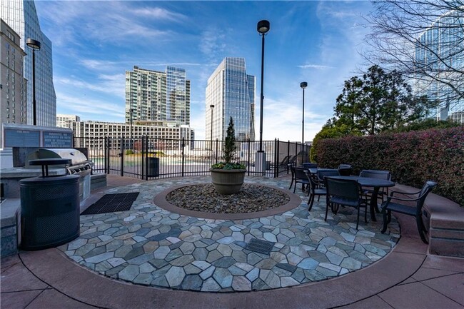 Building Photo - 3324 Peachtree Rd