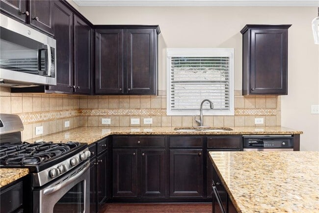 Building Photo - 2340 Cain Cir