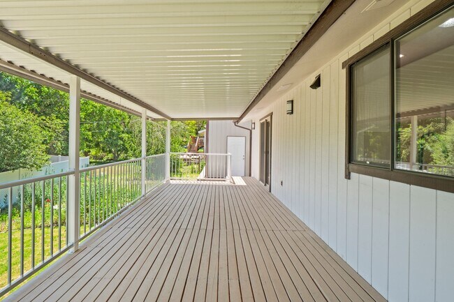 Building Photo - 4 Bed 3 Bath Home in Cul-de-sac with Massive 18X40 insulated shop