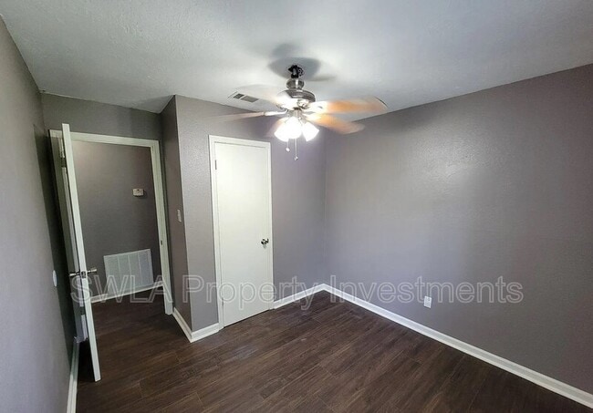 Building Photo - 614 Sally Mae St
