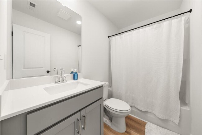 Building Photo - 4541 Moray Dr