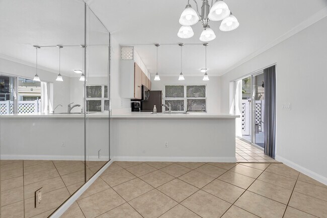 Building Photo - 8159 Andover Ct