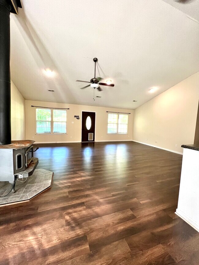 Building Photo - 100 Tyger Meadow Rd