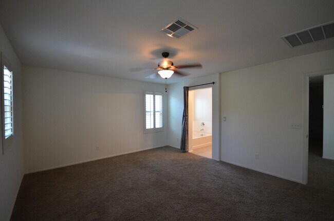 Building Photo - 995 S Cheshire Ln