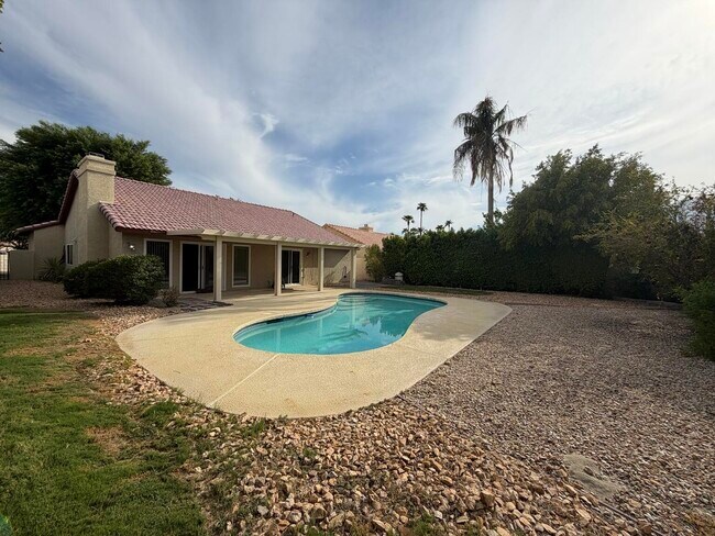 Building Photo - 68412 Descanso Cir