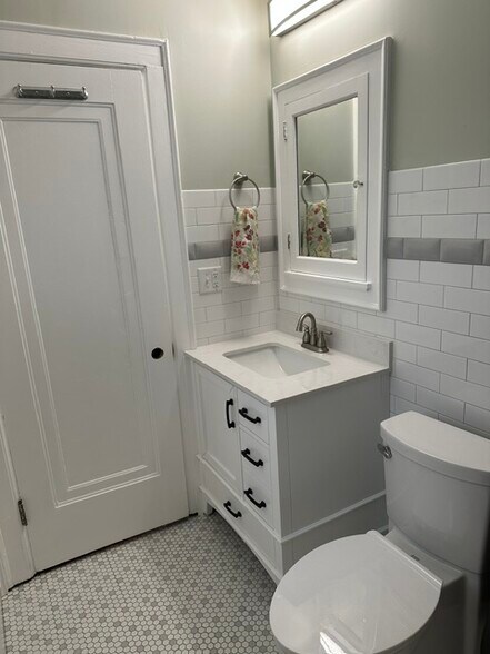 Bathroom - 6615 W Bluemound Rd