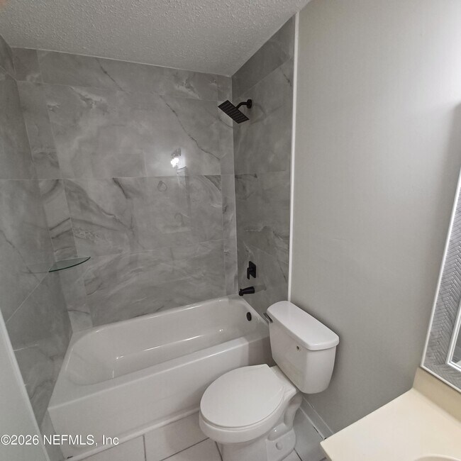 Building Photo - 253 Stillwell Ave