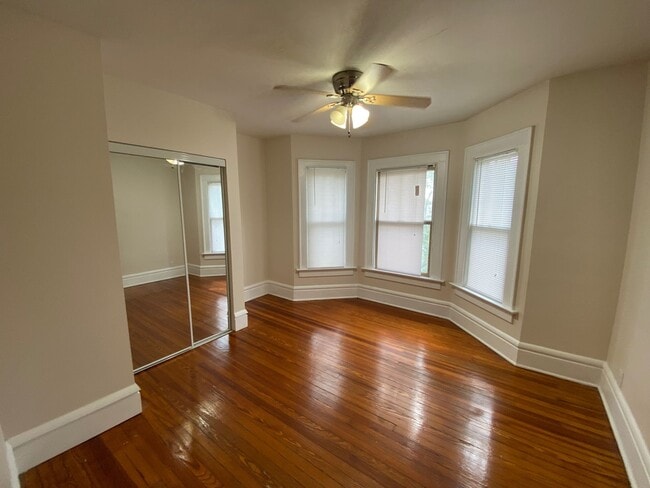 Building Photo - 2250 Indianola Ave