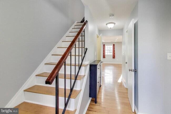 Building Photo - 5769 Yellowrose Ct