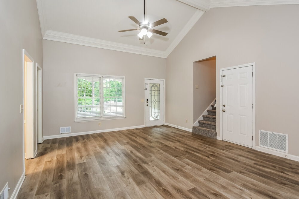 Building Photo - 1111 Realm Ln
