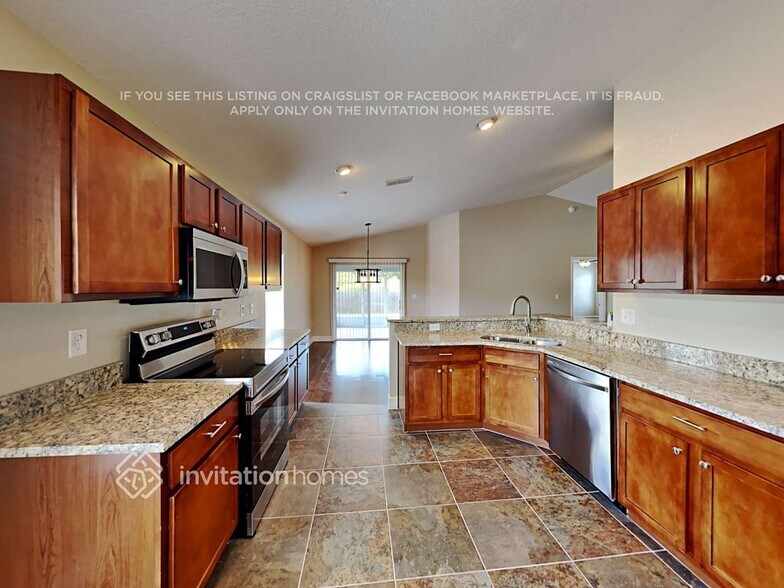 Building Photo - 2728 Oak Hammock Loop