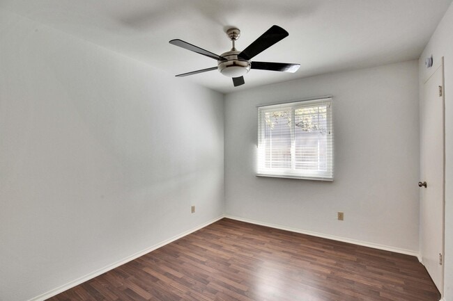 Building Photo - 8002 Croftwood Dr