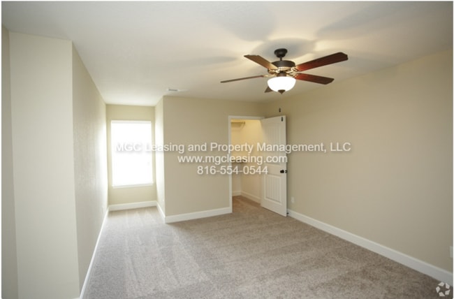 Building Photo - Eagle Creek Townhomes - Fall in love with lower rent!