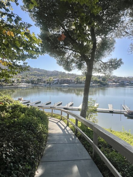 Building Photo - 24319 Canyon Lake Dr N
