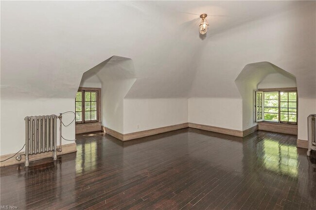 Building Photo - 283 Corning Dr