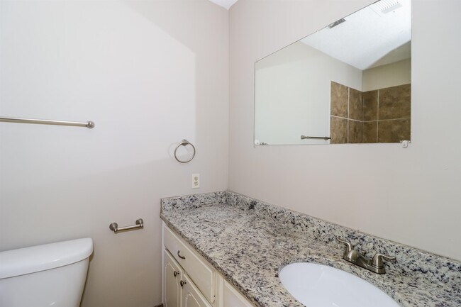 Building Photo - 3256 Bluemont Dr