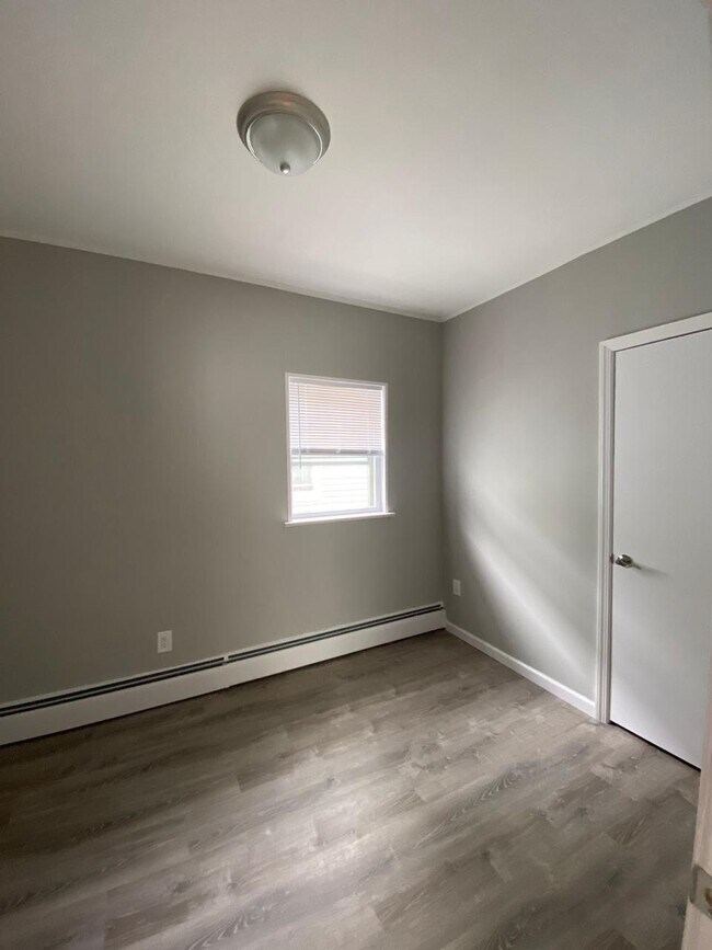 Building Photo - 203 Duncan Ave