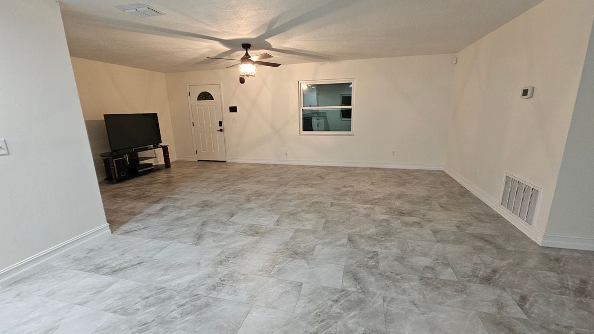 Building Photo - 741 Fairhaven St NE