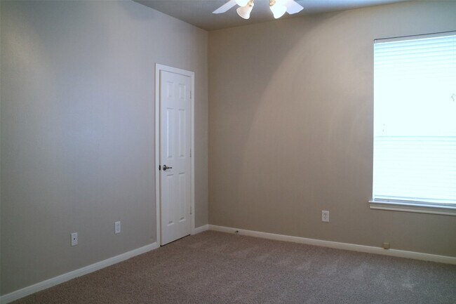 Building Photo - 22017 Royal Timbers Dr