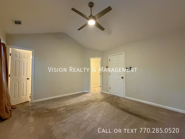 Building Photo - 2084 Manhattan Pkwy