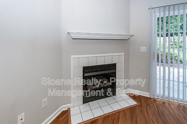 Building Photo - 1343 Pinnacle Ln