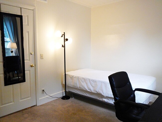 Building Photo - 113 Comstock Pl