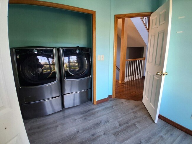 Building Photo - 2972 Eagle Valley Dr