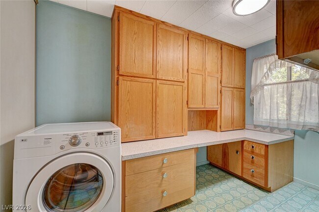 Building Photo - 6208 Casada Way
