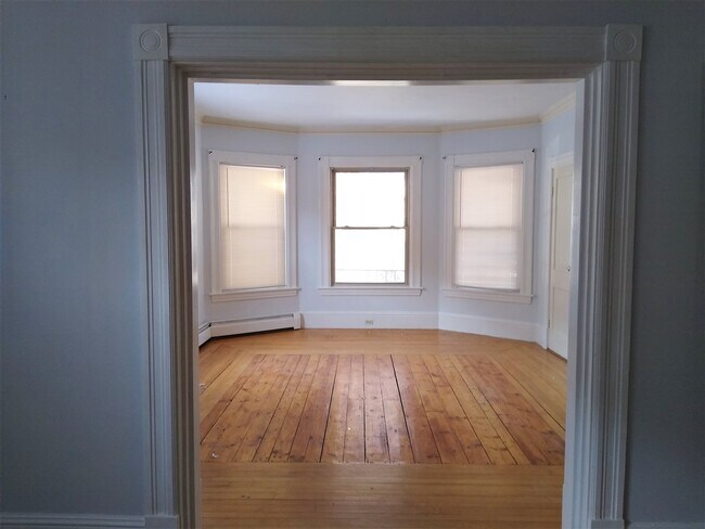 Building Photo - 599 Beech St