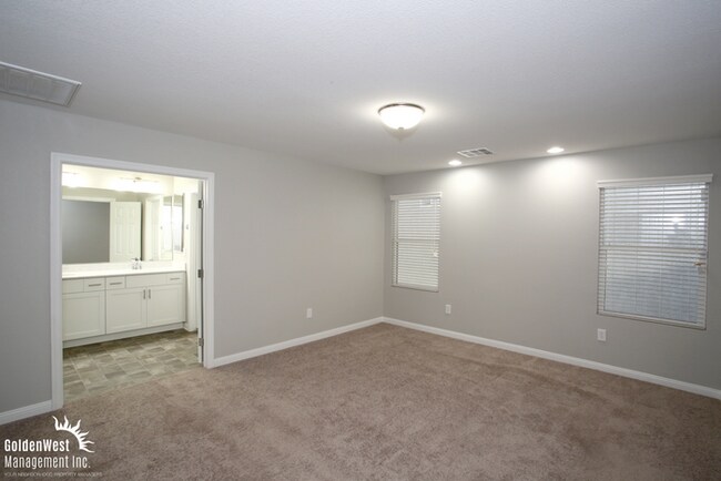 Building Photo - Beautifully Updated 4Bdm 3Ba Two-Story Home Located in the Heart of Southern Highlands! - MI Special