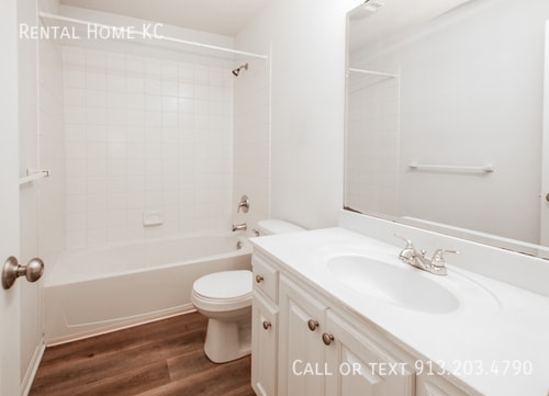 Building Photo - 5904 Perry-