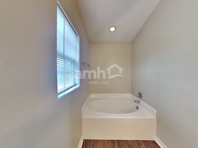 Building Photo - 813 Grand Regal Pt