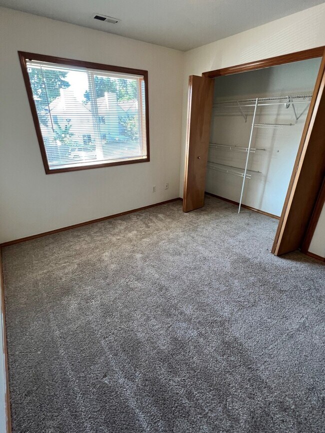 Building Photo - Beautiful Home w/ Garage, Fenced Yard, Extra Pkg & MORE!