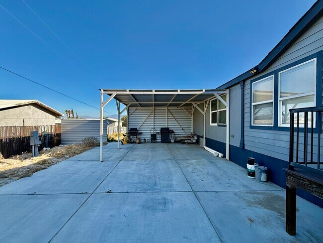 Building Photo - 64173 Thomas Ave