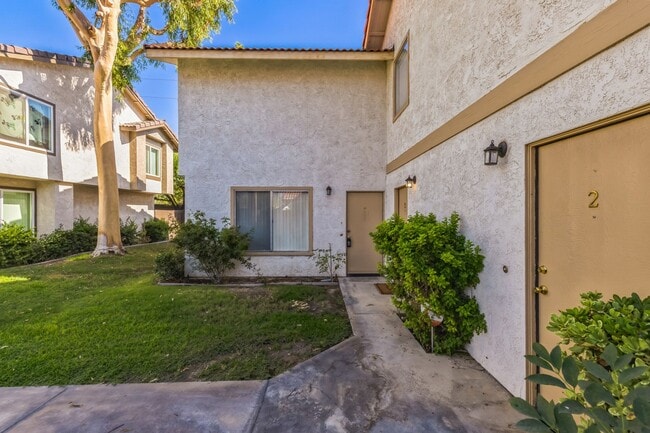 Building Photo - 74624 Driftwood Dr