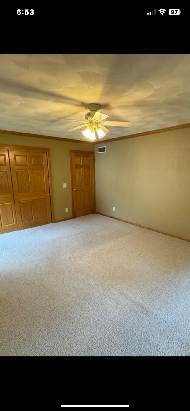 Building Photo - 4202 Greenbriar Dr