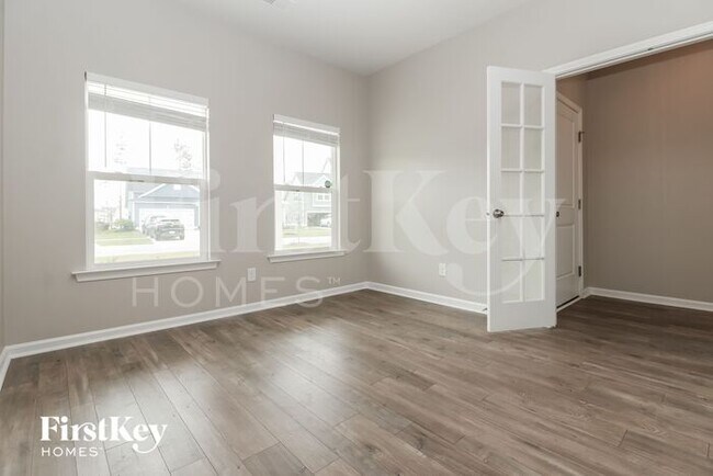 Building Photo - 448 Richfield Wy
